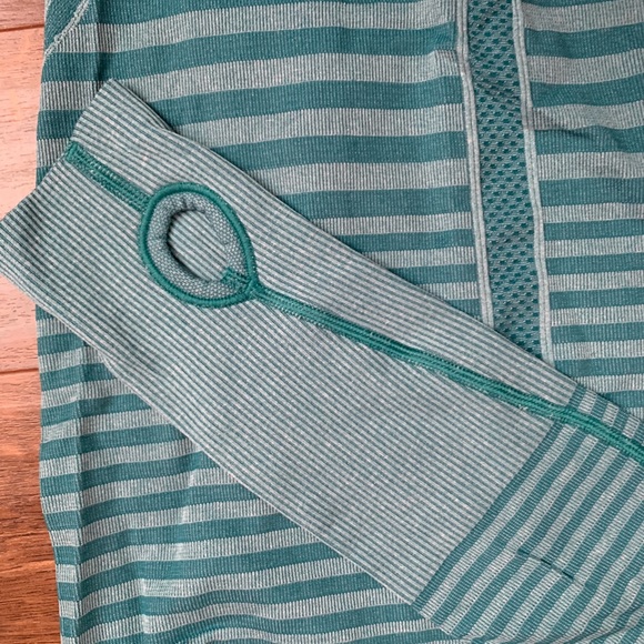 Lululemon swiftly tech long sleeve crew - Picture 2 of 3